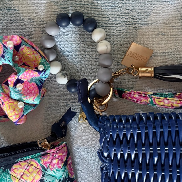 Meet your Posher, Lori - Picture 2 of 5